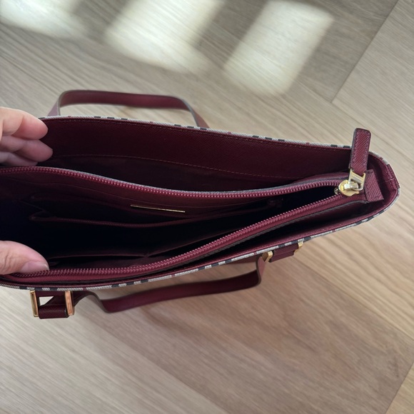 Burberry Nova Check Canvas Zip Top Tote Burgundy Leather Trim Auth - Picture 7 of 13